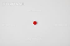 유토이미지 | top view of cherry tomato on grey background
