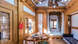 행궁동 핫플레이스 중심에 위치한 전통한옥(성곽뷰) | 수원화성 여여재 2층, 서울·경인 - 여기어때 특가