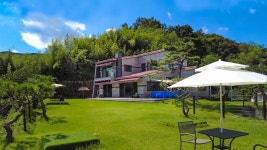 2층 복층으로 구성된 넓은 공간의 친환경 숙소 | 청도 스테이 샬롬, 경상 - 여기어때 특가