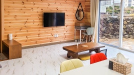 쾌적한 공간을 유지하고 있는 숙소 | 함덕돌낭집 안거리, 제주 (제주시·함덕) - 여기어때 특가