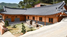 소나무 군락지로 피톤치드 풍부한 숙소 | 한옥스테이 별빛, 서울·경인 - 여기어때 특가