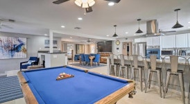 Home with Private Pool Near the Las Vegas Strip!, 라스베이거스, 미국 - 여기어때 특가