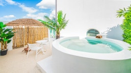 야외노천탕을 갖춘 감성가득 신축 숙소 | 안녕경주 A, 경상 - 여기어때 특가