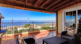 CASA RURAL TIJOCO BAJO CON JACUZZI SEA View, 아데제, 스페인 - 여기어때 특가