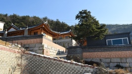 소나무 군락지로 피톤치드 풍부한 숙소 | 한옥스테이 천년, 서울·경인 - 여기어때 특가