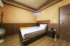 여수 고궁, 여수 봉산·여서·돌산·낭만포차·이순신광장, 전남 - 여기어때 특가