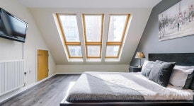 브라이트샐먼 런던(Brightsalmon london) | Bright&Modern Contractor House by Niji Short Stays, 샐퍼드, 영국 - 여기어때 특가