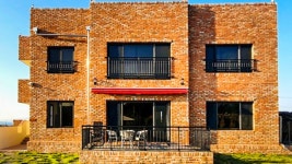 한라산과 바다가 보이는 전경좋은 | 제주 애월햇살민박 A동, 제주 (애월·협재) - 여기어때 특가