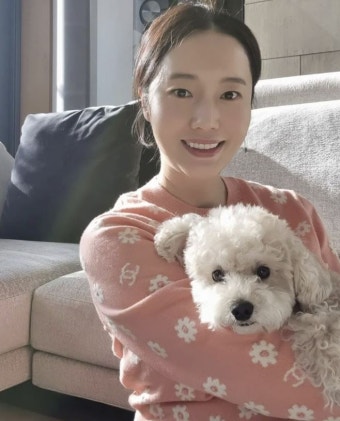 '임신' 이정현, 볼살 많이 붙었네…D라인 숨긴 근황