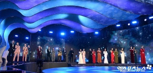 슈퍼모델: 더 그레이스 참가자들의 합창 무대[엑s HD포토] 슈퍼모델: 더 그레이스 &#039;참가자들의 합창 무대&#039;[엑&#039;s HD포토]