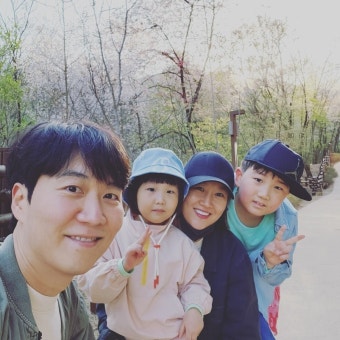 장윤정도경완, 붕어빵 가족 나들이…