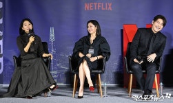 김희애-문소리-류수영 