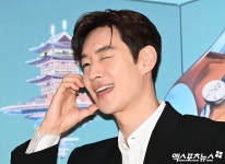 이제훈 심쿵 윙크[엑s HD포토] 이제훈 &#039;심쿵 윙크&#039;[엑&#039;s HD포토]