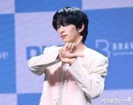 다크비 D1 촉촉한 눈빛[엑s HD포토] 다크비 D1 '촉촉한 눈빛'[엑's HD포토]