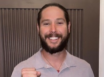 털보 에이스 스트레일리와 끝내 결별…롯데, 외국인 투수 日 한신... [공식발표] '털보 에이스' 스트레일리와 끝내 결별…롯데... 