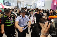 항저우 공항 마비시킨 페이커의 인기 