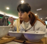 데이식스 영케이, PC방서 넘사벽 먹방…먹케이 모드 ON (전참시) 데이식스 영케이, PC방서 넘사벽 먹방…&#039;먹케이&#039; 모드 ON (전참시)