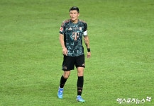 주장 완장을 찬 김민재[포토]