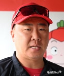 이범호 감독 '승리해야죠'[포토] 이범호 감독 '승리해야죠'[포토]