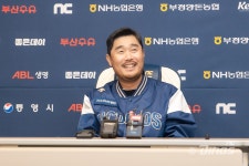 내년 NC, 올해 삼성 생각해주세요…돌아온 호부지 이호준 감독이 그리는 미래는? [창원 현장] &quot;내년 NC, 올해 삼성 생각해주세요... 
