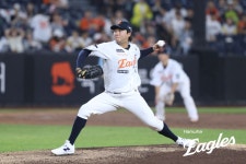 한화, 하루 만에 1위 탈환! '폰세불패' KBO 역대 최다 타이 '개막 후 14연승'…KT 5-4 잡고 2연패 탈출 [대전:스코어]