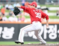 혈투 1-0 승리 [대전:스코어] 폰세 나왔는데 한화 11이닝 0득점…'충격의 6연패' 수렁→'에레디아 결승타' SSG, 연장 혈투... 
