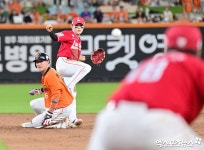 혈투 1-0 승리 [대전:스코어] 폰세 나왔는데 한화 11이닝 0득점…'충격의 6연패' 수렁→'에레디아 결승타' SSG, 연장 혈투... 