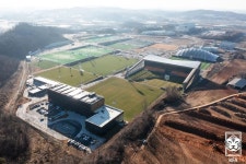 정몽규 회장 일본·미국도 코리아풋볼파크 보고 놀라더라…자부심 느낀다 [현장인터뷰] 정몽규 회장 "일본·미국도 코리아풋볼파크 보고... 