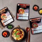 [요리다움] 묵은지 돼지고기 김치찜 900g+우거지감자탕 1.3kg+묵은지감자탕 1.3kg(2인분) | (주)아이원세븐 - 예스24