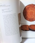 [중고샵] 한국직물문양 이천년- 410점에 이르는 전통문양직물도판과 447점 직물문양 도안-225/290/40, 439쪽,하드커버-절판된 귀한책... 