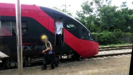 [전국]새마을호 열차 고장...승객 360명 환승 불편 | YTN 새마을호 열차 고장...승객 360명 환승 불편