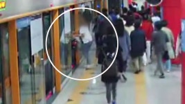 [단독] '유모차만 태우고 출발'...인천지하철 또 사고 | YTN [단독] '유모차만 태우고 출발'...인천지하철 또 사고