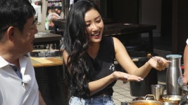 [방송]낮에 혼자 곱창? 스웩...한끼 화사, 강호동도 놀란 먹방 | YTN 낮에 혼자 곱창? 스웩...한끼 화사, 강호동도 놀란 먹방 