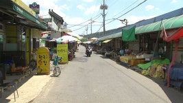 [전국]폭염에 손님마저 뚝...이중고 겪는 전통시장 | YTN 폭염에 손님마저 뚝...이중고 겪는 전통시장