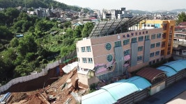 [사회]유치원 철거 오늘 완료...상도초 임시 휴업 | YTN 유치원 철거 오늘 완료...상도초 임시 휴업