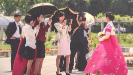 [문화]휴대전화 인증샷까지?...평양 시민의 일상 | YTN 휴대전화 인증샷까지?...평양 시민의 일상