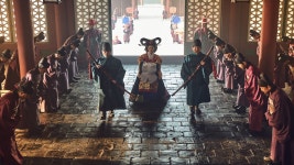 [방송][Y리뷰] 해외에서 바라본 킹덤… 갓의 매력에 빠졌다 | YTN [Y리뷰] 해외에서 바라본 킹덤… 갓의 매력에 빠졌다