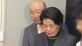 [전국]24년 만에 광주 법정에...이순자 동석 | YTN 24년 만에 광주 법정에...이순자 동석