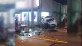 [사회]파주에서 사고 차량이 당구장 뚫고 들어가...7명 다쳐 | YTN 파주에서 사고 차량이 당구장 뚫고 들어가...7명 다쳐