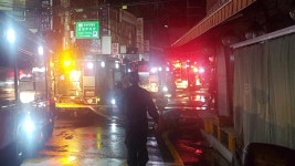 [사회]서울 방배동 남부종합시장 화재...3명 사상 | YTN 서울 방배동 남부종합시장 화재...3명 사상