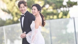 [방송]28일 결혼 이완♥이보미, 로맨틱 웨딩화보 공개 | YTN 28일 결혼 이완♥이보미, 로맨틱 웨딩화보 공개 