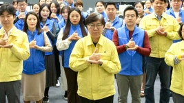 [사회]덕분에 챌린지 스테이 스트롱...코로나19를 견디는 방법 | YTN 덕분에 챌린지 스테이 스트롱...코로나19를 견디는 방법