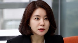 엔터 전문 변호사 김문희의 철칙 | YTN [Y메이커] "승소보다 중요한 게 있죠"...엔터 전문 변호사 김...