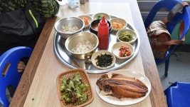 [여행][힘이 되는 한끼] 꽁보리밥과 고등어구이...흔하지 않은 할머니 밥상 | YTN [힘이 되는 한끼] 꽁보리밥과 고등어구이...흔하지 않은 할머니... 