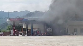[전국]안동휴게소 내 LPG 충전소 화재...인명피해 없어 | YTN 안동휴게소 내 LPG 충전소 화재...인명피해 없어