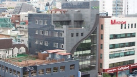 건물일체형 태양광 활기 | YTN 〔ANN의 뉴스 포커스〕 외벽‧창호‧지붕에 태양전지를 활용한 건물일체형 태양광 활기 