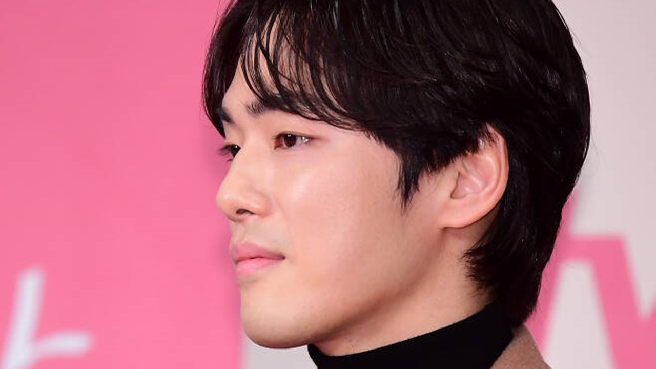 김정현, 서현과의 과거 사과 관련 논란 속 최후의 승자는 선한 사람 출처: 한국 연예계와의 과거 사과 관련 논란 속에서 김정현과 서현이 최후의 승자는 선한 사람이라는 메시지를 전하며 팬들과 소통한다.