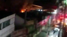 [전국]부산 팔도시장 점포에서 불...다친 사람 없어 | YTN 부산 팔도시장 점포에서 불...다친 사람 없어