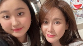 [방송]안정환 딸 리원, 유튜버 됐다..."미국 대학 진학 예정" | YTN 안정환 딸 리원, 유튜버 됐다....