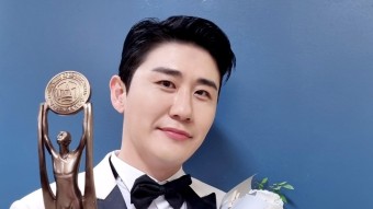 [가요]영탁, 대한민국 연예예술상 올해의 가수상 수상 | YTN 영탁, 대한민국 연예예술상 올해의 가수상 수상